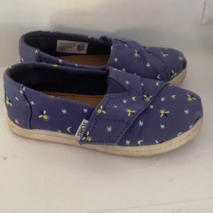 Little kid TOMS